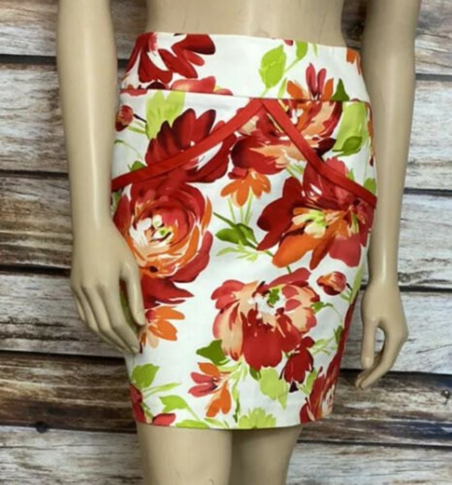 Emilio Pepe Italy Size 2 Floral Red Green Mini Skirt Lined